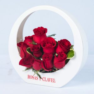 Círculo con rosas rojas importadas