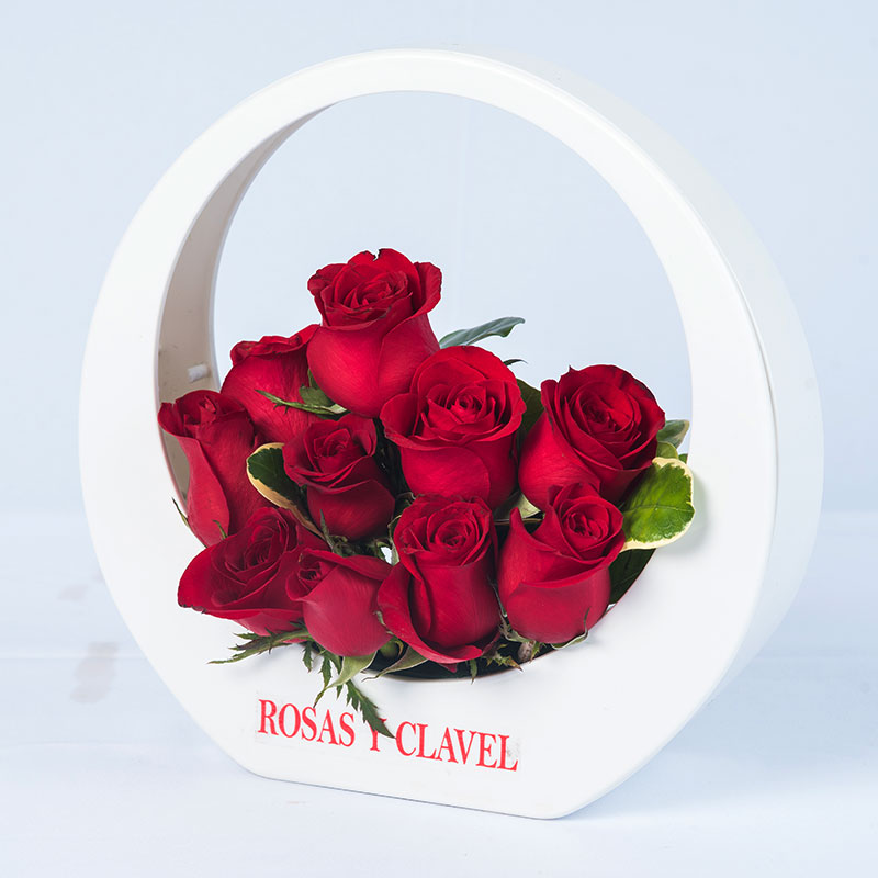 Círculo con rosas rojas importadas