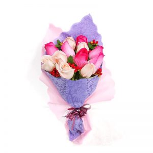 Ramo de rosas rojas y rosadas