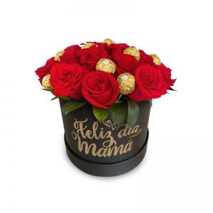 box circular con rosas rojas más bombones