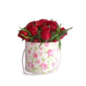 Box con adorno floral y rosas. Envío a domicilio Lima