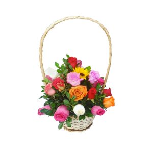 Canasta con rosas de variados colores