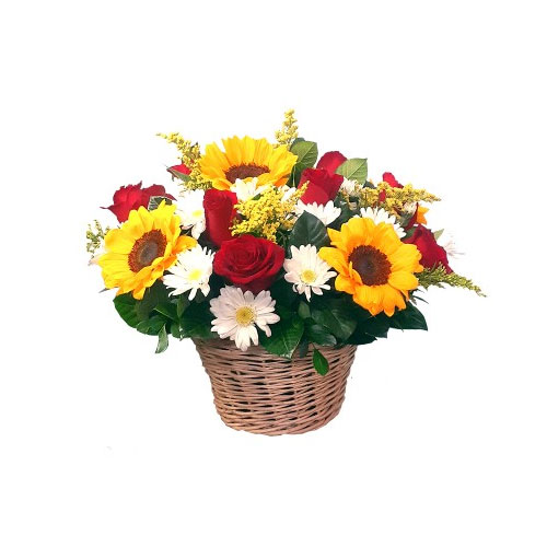 Canasta con rosas y girasoles