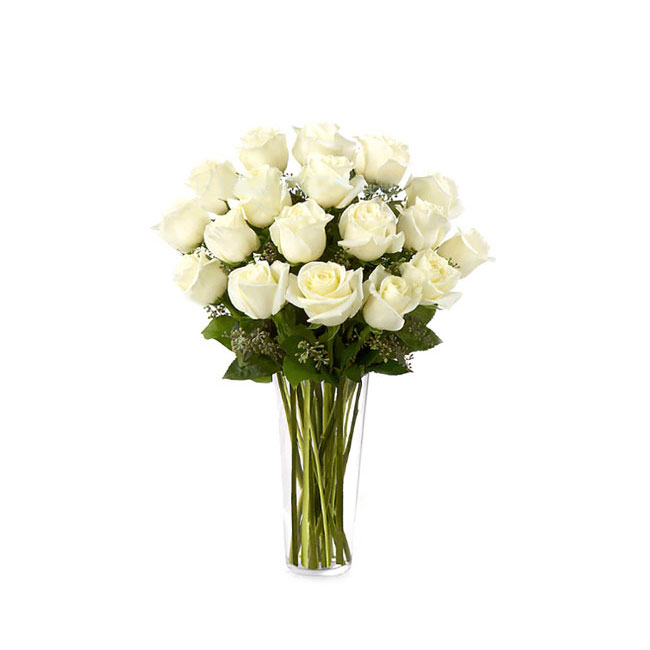 Florero de vidrio con rosas blancas. Envio flores dia de la madre en lima peru