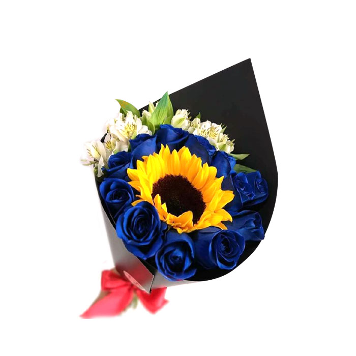 Ramo de rosas azules y girasol