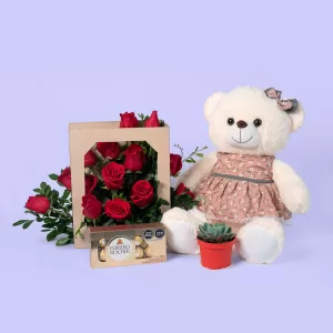 osita con tarjetón de rosas rojas. flores a domicilio Lima