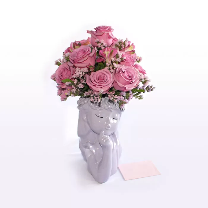 Escultura soñadora floral. Envío de rosas Lima