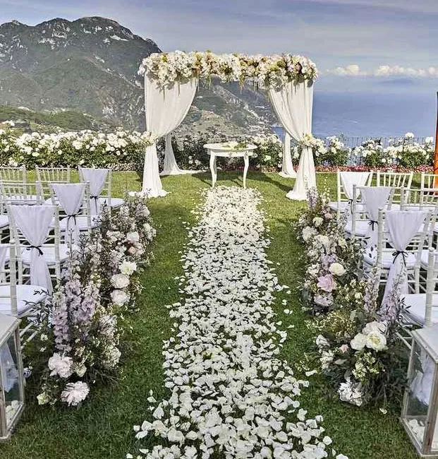 Capilla floral para bodas en jardín. Arreglos Florales para Matrimonio en Lima